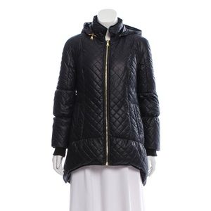 Black knee length high and low quilted down coat